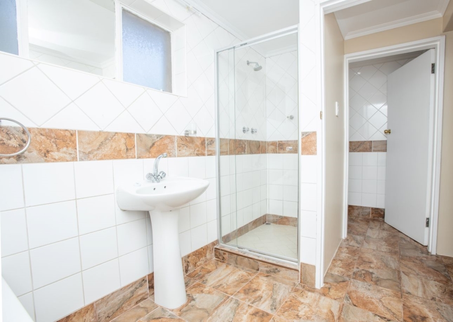 To Let 3 Bedroom Property for Rent in Selborne Eastern Cape